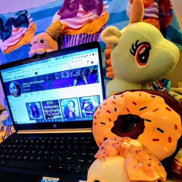 Meet your Posher, Abigaile - Picture 7 of 7